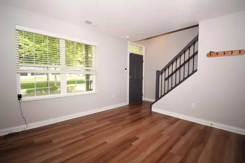 Living - 43 Mill Run Pl, Springfield, OH 45502 photo 1 of 3