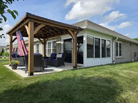 1170 Waterloo St, Troy, OH 45373