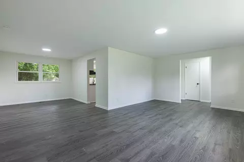 Living - 1922 Old Coach Rd, Springfield, OH 45505 photo 1 of 10