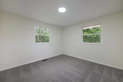 Bedroom - 1922 Old Coach Rd, Springfield, OH 45505 photo 5 of 11
