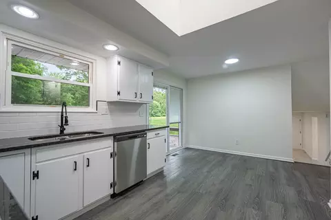 Kitchen - 1922 Old Coach Rd, Springfield, OH 45505 photo 4 of 6