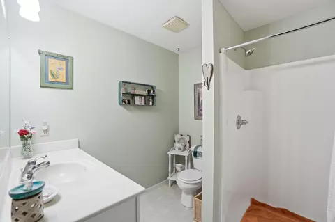 Bath - 4818 Cornell St, Springfield, OH 45503 photo 1 of 2