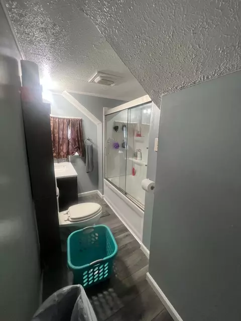 Bath - 832 Spruce Ave, Sidney, OH 45365 photo 1 of 1