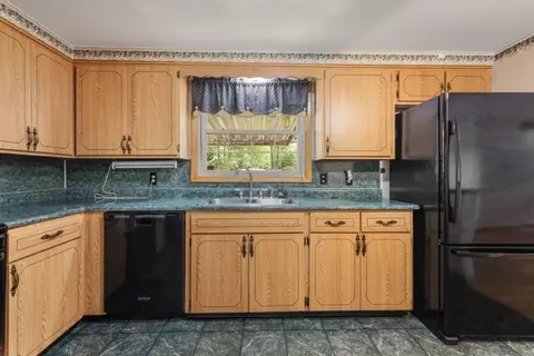 Kitchen - 1820 Sierra Ave, Springfield, OH 45503 photo 3 of 3