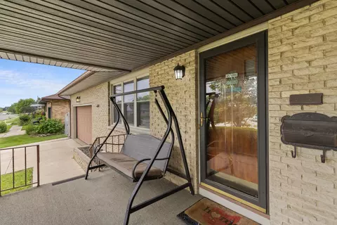 Exterior - 1820 Sierra Ave, Springfield, OH 45503 photo 2 of 9