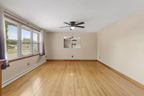 Living - 1820 Sierra Ave, Springfield, OH 45503 photo 3 of 4