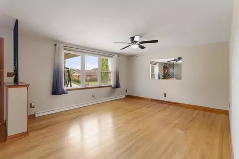 Living - 1820 Sierra Ave, Springfield, OH 45503 photo 2 of 4