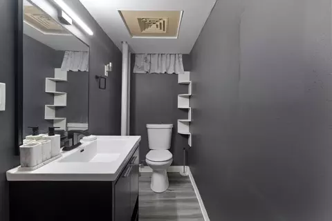 Bath - 1820 Sierra Ave, Springfield, OH 45503 photo 5 of 5