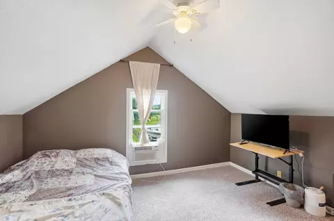 Bedroom - 473 W County Line Rd, Springfield, OH 45502 photo 3 of 6