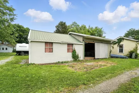 Exterior - 473 W County Line Rd, Springfield, OH 45502 photo 12 of 12