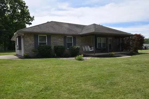 216 E 4th St, Christiansburg, OH 45389