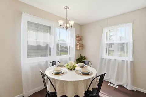 Dining - 1562 Rutland Ave, Springfield, OH 45505 photo 2 of 5