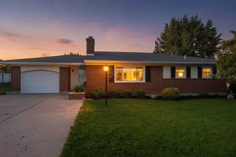 822 Barbara Ln, Wapakoneta, OH 45895