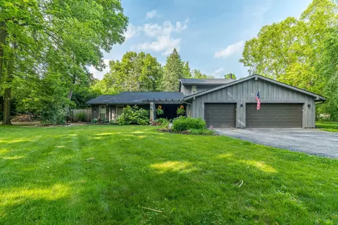 2425 Black Oak Dr, Troy, OH 45373