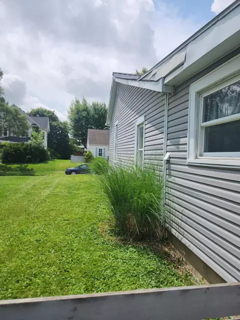 Exterior - 417 E Ohio St, Kenton, OH 43326 photo 13 of 14