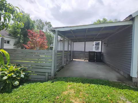 Exterior - 417 E Ohio St, Kenton, OH 43326 photo 11 of 14
