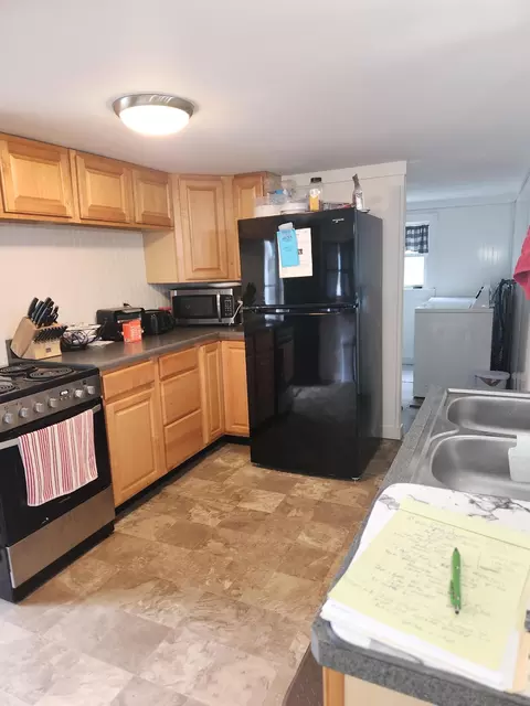 Kitchen - 417 E Ohio St, Kenton, OH 43326 photo 2 of 3
