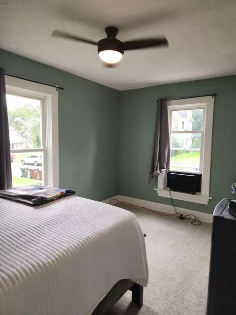 Bedroom - 417 E Ohio St, Kenton, OH 43326 photo 2 of 3