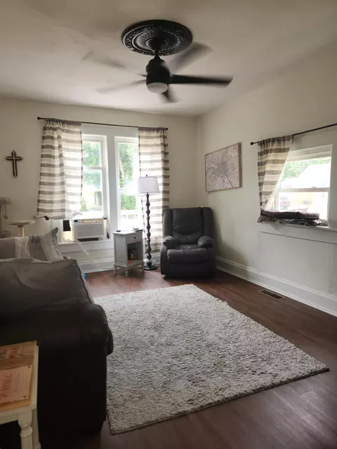 Living - 417 E Ohio St, Kenton, OH 43326 photo 1 of 1