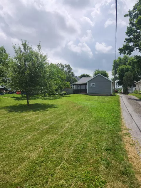 Exterior - 417 E Ohio St, Kenton, OH 43326 photo 9 of 14