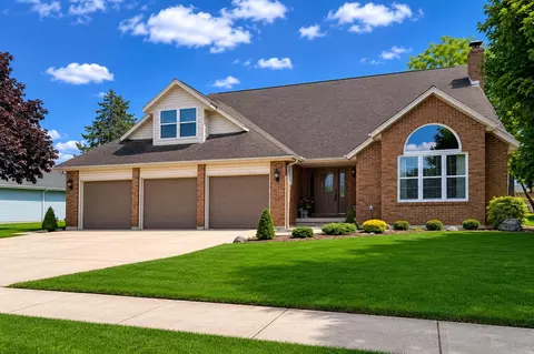 1715 Fenway Ct, Saint Marys, OH 45885