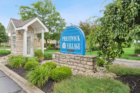 2690 Prestwick Village Cir, Springfield, OH 45503