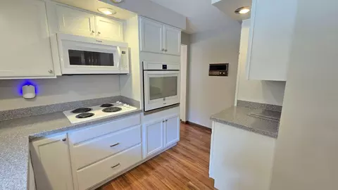 Kitchen - 2082 Stowe Dr, Springfield, OH 45505 photo 4 of 5