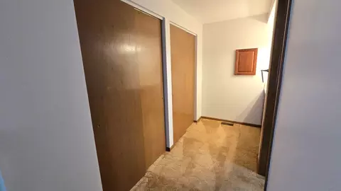 Entry Way - 2082 Stowe Dr, Springfield, OH 45505 photo 3 of 3