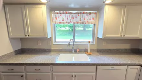 Kitchen - 2082 Stowe Dr, Springfield, OH 45505 photo 5 of 5