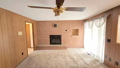 Living - 2082 Stowe Dr, Springfield, OH 45505 photo 5 of 6