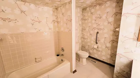 Bath - 2082 Stowe Dr, Springfield, OH 45505 photo 7 of 9