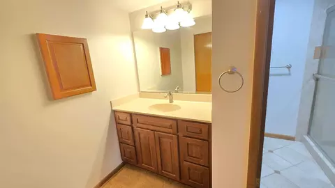 Bath - 2082 Stowe Dr, Springfield, OH 45505 photo 1 of 9