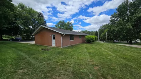 Exterior - 2082 Stowe Dr, Springfield, OH 45505 photo 7 of 9
