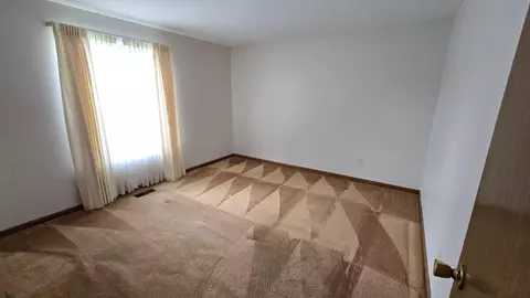 Bedroom - 2082 Stowe Dr, Springfield, OH 45505 photo 5 of 6