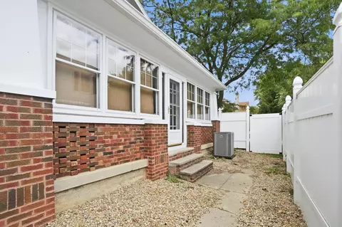 Exterior - 115 Ardmore Rd, Springfield, OH 45504 photo 8 of 12