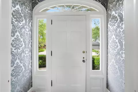 Entry Way - 115 Ardmore Rd, Springfield, OH 45504 photo 3 of 5