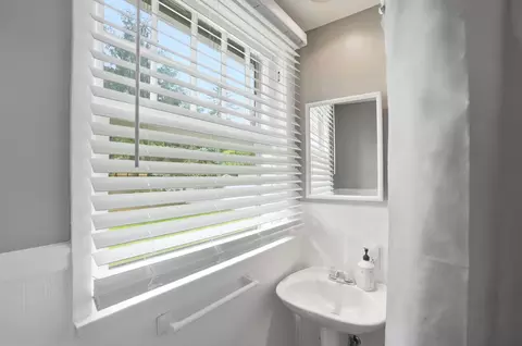 Bath - 115 Ardmore Rd, Springfield, OH 45504 photo 1 of 6