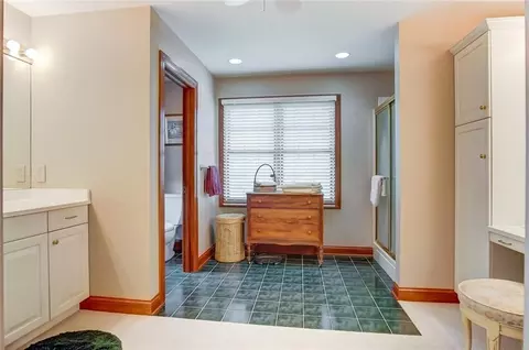 Bath - 1776 Appian Way, Springfield, OH 45503 photo 8 of 9