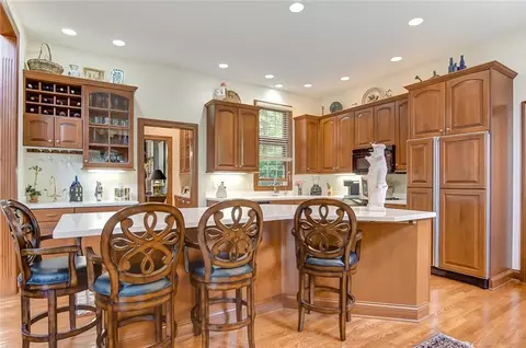 Kitchen - 1776 Appian Way, Springfield, OH 45503 photo 6 of 9