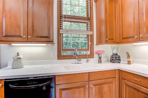 Kitchen - 1776 Appian Way, Springfield, OH 45503 photo 3 of 9