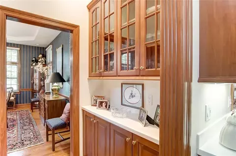 Entry Way - 1776 Appian Way, Springfield, OH 45503 photo 5 of 6