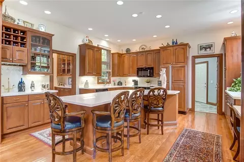 Kitchen - 1776 Appian Way, Springfield, OH 45503 photo 8 of 9