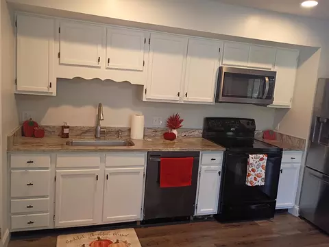 Kitchen - 541 Argonne Ave #.., Springfield, OH 45503 photo 3 of 4