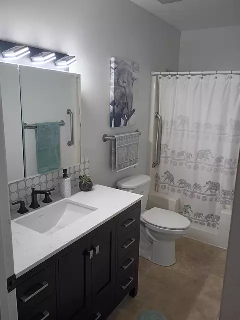 Bath - 541 Argonne Ave #.., Springfield, OH 45503 photo 1 of 1