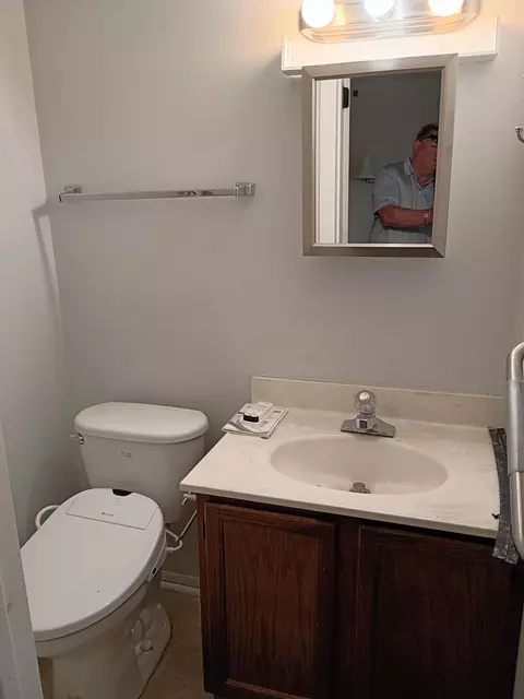 Bath - 541 Argonne Ave #.., Springfield, OH 45503 photo 2 of 2