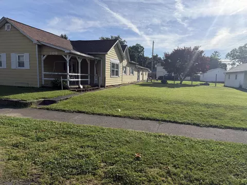 306 N Main St, De Graff, OH 43318 photo 2