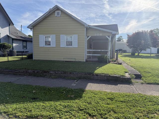 306 N Main St, De Graff, OH 43318