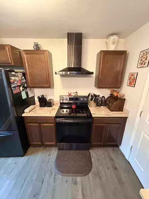 Kitchen - 5377 Beard Rd, Springfield, OH 45502 photo 4 of 8