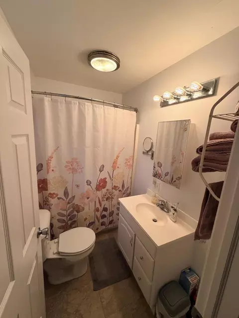 Bath - 5377 Beard Rd, Springfield, OH 45502 photo 5 of 7