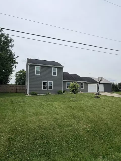 Exterior - 5377 Beard Rd, Springfield, OH 45502 photo 6 of 25